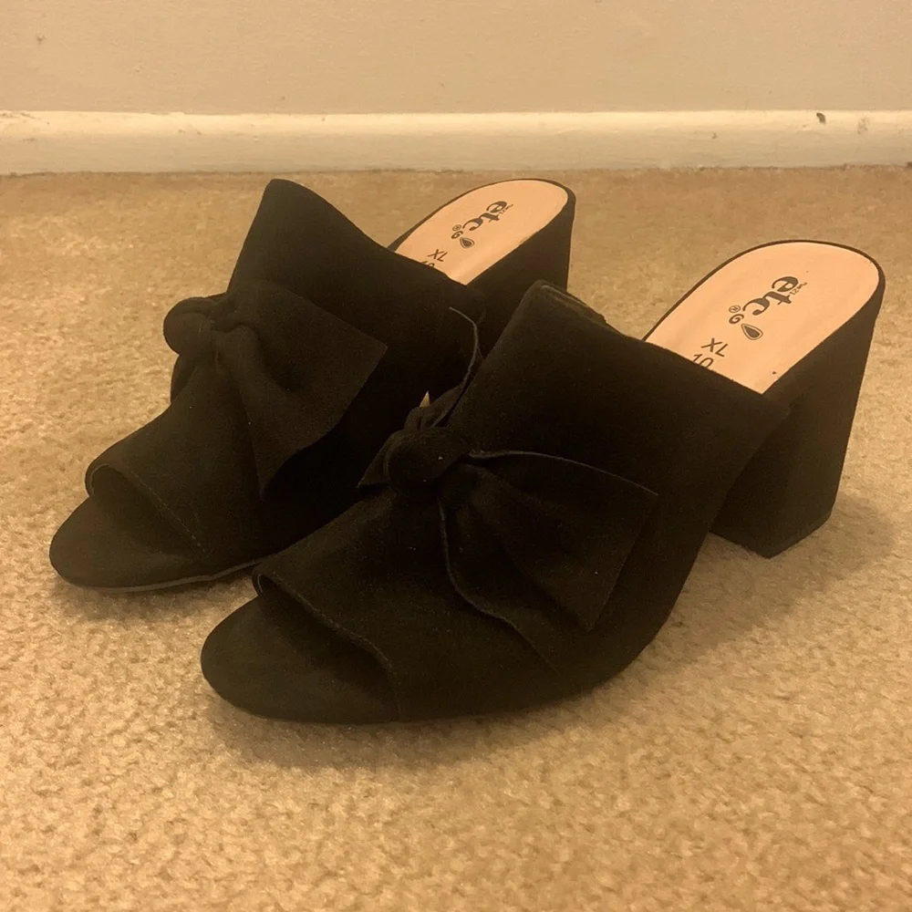 Black Bow Shoes - Picture 1 of 11